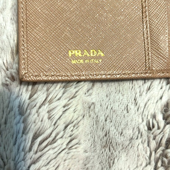 Authentic Prada wallet - Picture 6 of 12
